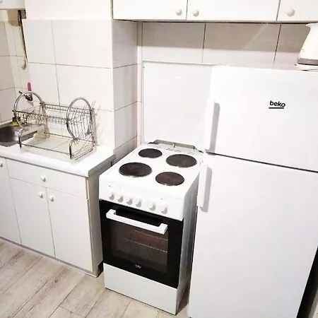 Az Apartment *